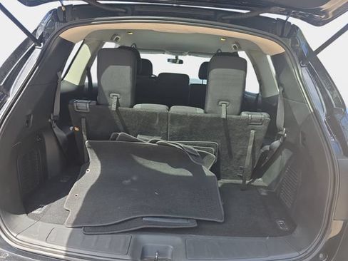 Used 2018 Nissan Pathfinder SV AWD/4WD image 14