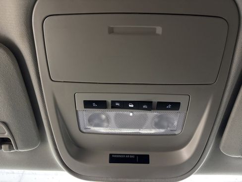 Used 2018 GMC Canyon SLT w/ Driver Alert Package image 18