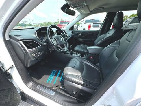 Used 2019 Jeep Cherokee Limited AWD/4WD image 10