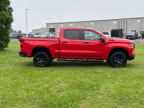 Used 2025 Chevrolet Silverado 1500 Custom Trail Boss w/ Dark Appearance Package AWD/4WD image 10