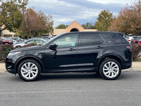 Used 2023 Land Rover Discovery Sport SE image 2