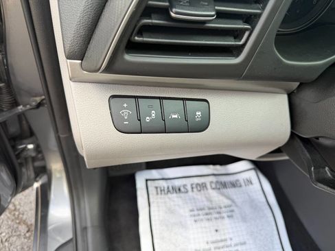 Used 2019 Hyundai Elantra SEL image 19