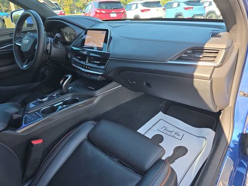 Used 2022 Cadillac CT4 V w/ Navigation Package image 10