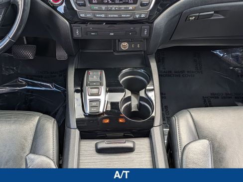 Used 2018 Honda Pilot Touring image 22