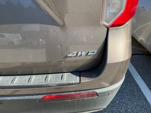 Used 2021 Ford Explorer XLT w/ Equipment Group 202A image 7