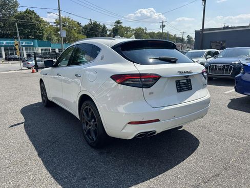 Used 2021 Maserati Levante image 5