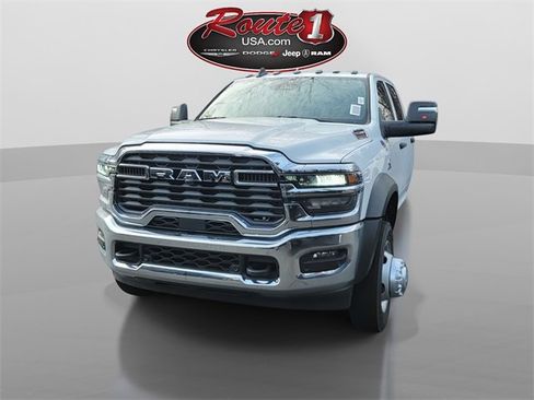 New 2026 RAM 5500 Tradesman w/ Chrome Appearance Group image 2