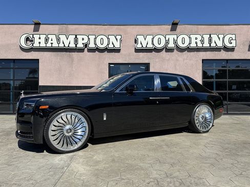 Used 2027 Rolls-Royce Phantom Sedan RWD image 1