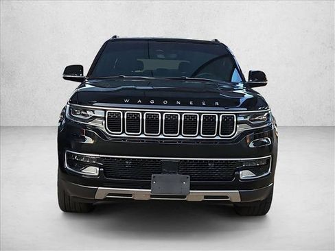 Used 2022 Jeep Wagoneer Series III AWD/4WD image 2