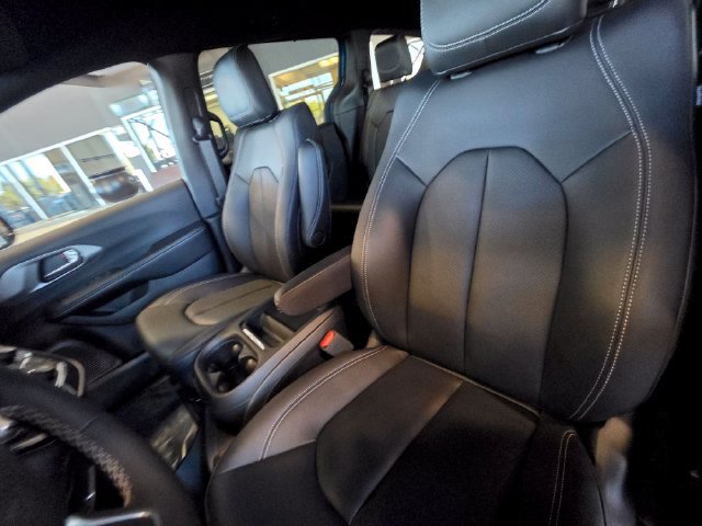 New 2027 Chrysler Pacifica Select AWD/4WD image 26