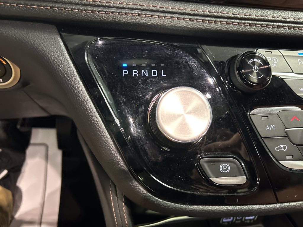 Used 2024 Chrysler Pacifica Pinnacle FWD image 20