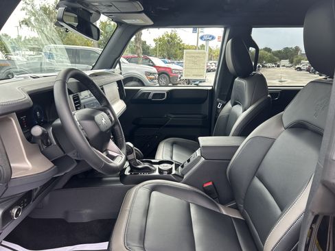 New 2025 Ford Bronco Outer Banks w/ Sasquatch Package image 12