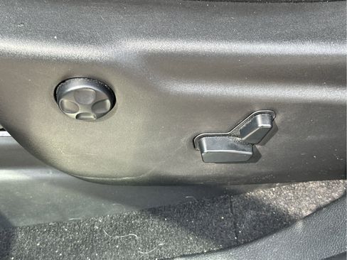 Used 2021 Jeep Grand Cherokee Limited image 25