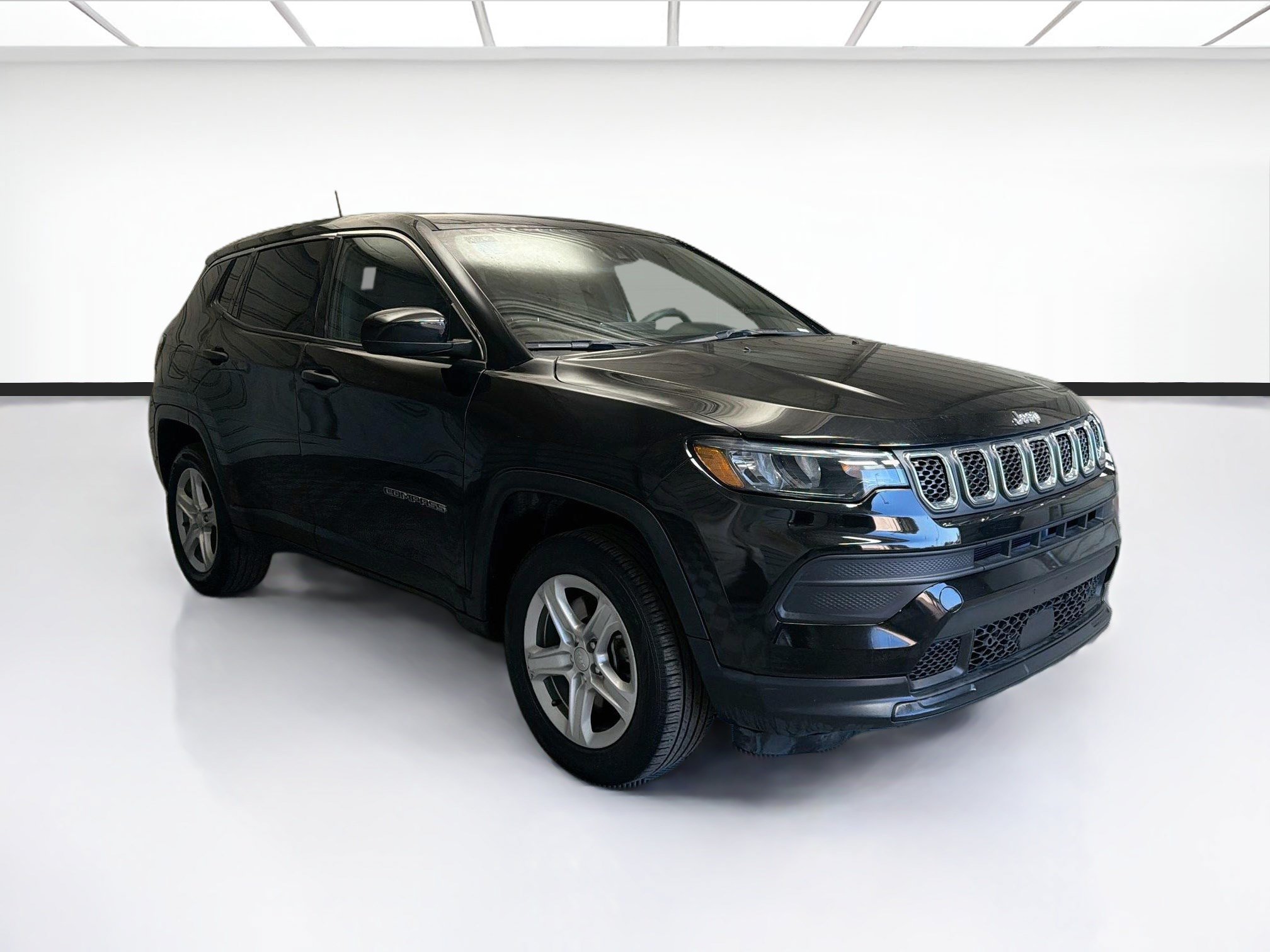 Used 2023 Jeep Compass Sport AWD/4WD image 3