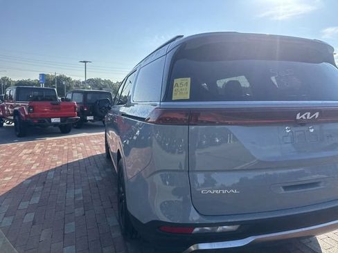 Used 2024 Kia Carnival SX FWD image 10