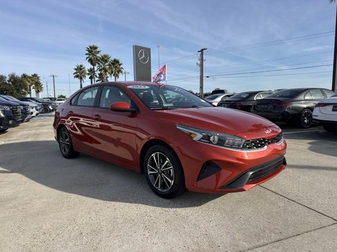 Used 2023 Kia Forte LXS image 3