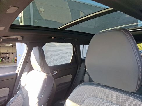 Certified 2022 Volvo XC60 B6 R-Design w/ Advanced Package image 14