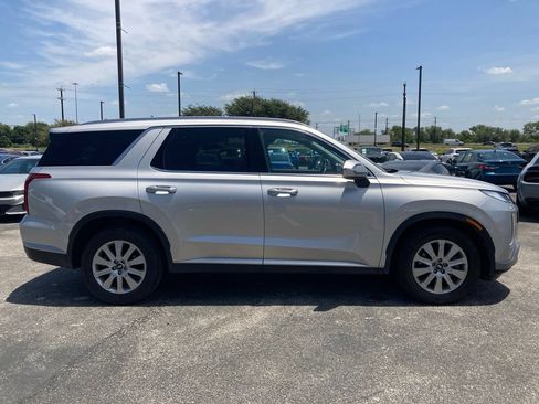 Used 2025 Hyundai Palisade SEL FWD image 3