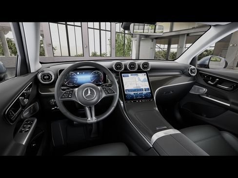 Certified 2026 Mercedes-Benz GLC 300 4MATIC image 38