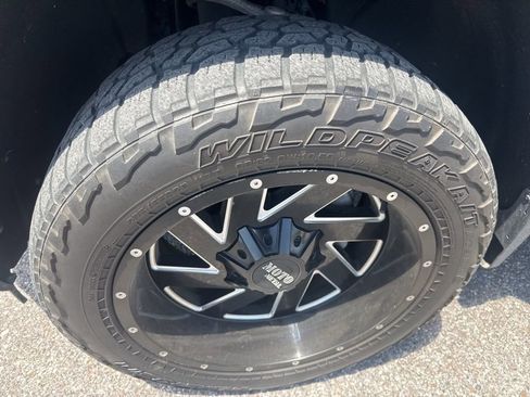 Used 2021 Chevrolet Silverado 1500 Custom w/ Rally Edition image 10