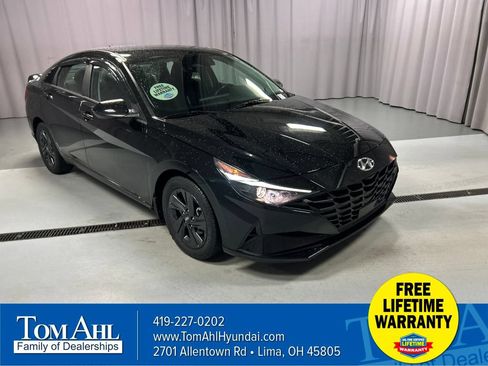 Used 2022 Hyundai Elantra SEL w/ Convenience Package FWD image 1