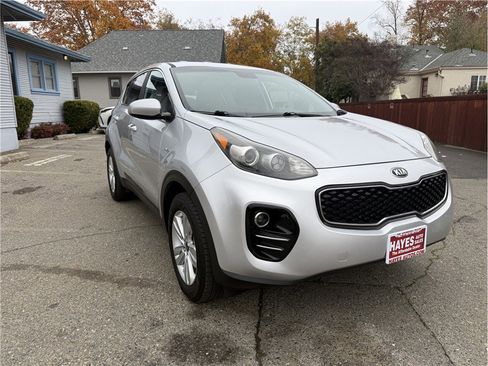 Used 2018 Kia Sportage LX image 1