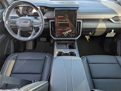 New 2026 GMC Acadia Denali w/ Super Cruise Package image 8