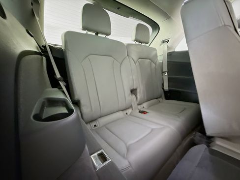 Used 2017 Audi Q7 3.0T Prestige w/ Prestige Package image 35