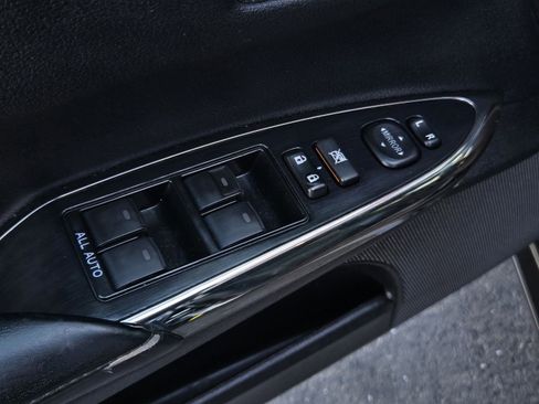 Certified 2018 Toyota Avalon XLE Plus w/ Carpet Mat Package image 10