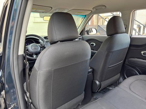 Used 2019 Kia Soul + FWD image 27