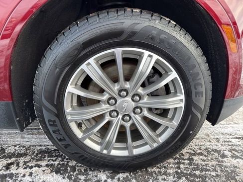 Used 2017 Cadillac XT5 Luxury w/ Driver Awareness Package image 32