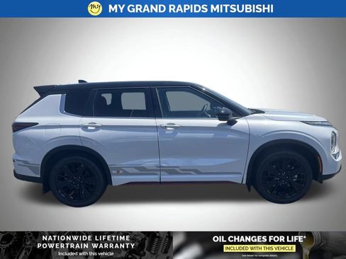New 2026 Mitsubishi Outlander AWD image 6