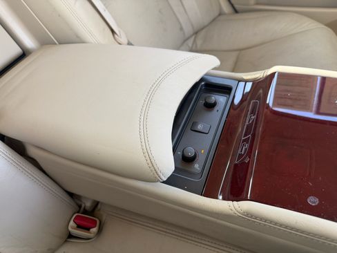 Used 2011 Lexus LS 460 w/ Luxury Value Edition RWD image 31