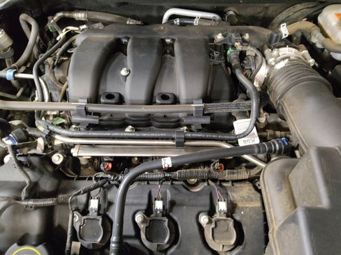 Used 2019 Ford Explorer XLT w/ Equipment Group 201A FWD image 30