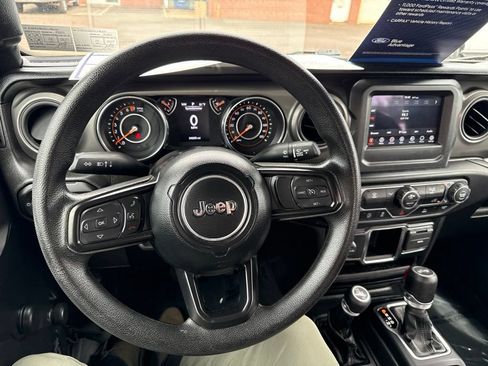 Used 2022 Jeep Wrangler Sport AWD/4WD image 15
