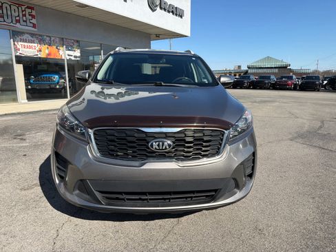 Used 2019 Kia Sorento LX w/ LX Convenience Package image 3