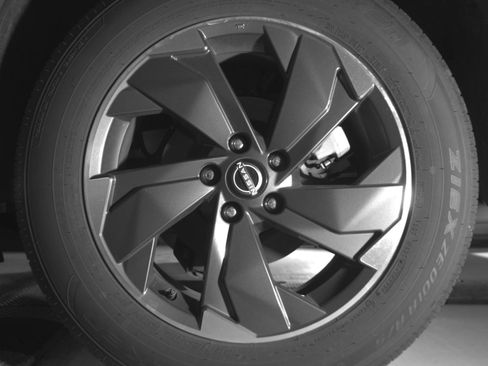 Used 2025 Nissan Rogue SV image 14