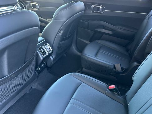 Certified 2023 Kia Sorento EX AWD/4WD image 15