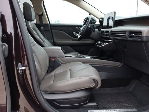 Used 2023 Lincoln Corsair Reserve w/ Equipment Group 202A image 12