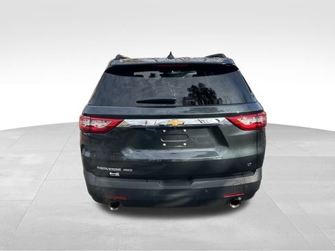 Used 2021 Chevrolet Traverse LT image 4