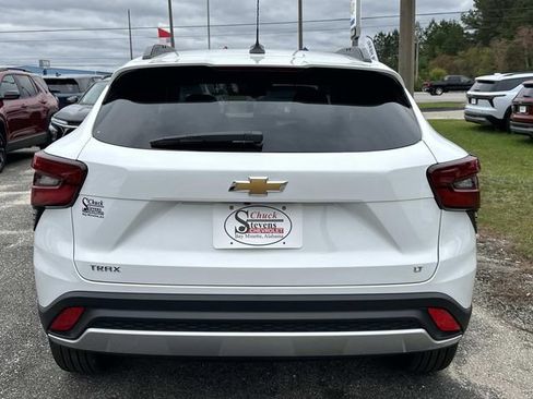 New 2026 Chevrolet Trax LT w/ LPO, Blackout Package image 5