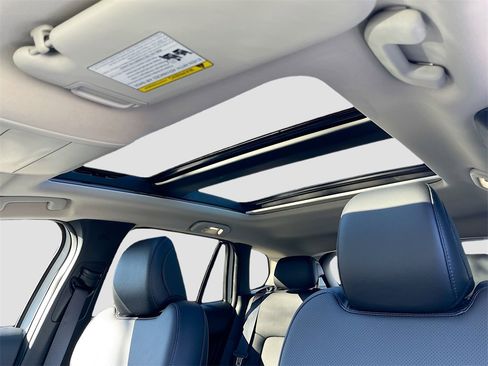 Used 2025 MAZDA CX-50 AWD 2.5 S w/ Premium Plus Pkg image 22