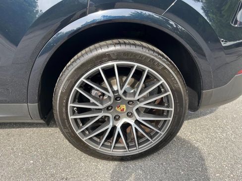 Used 2021 Porsche Cayenne AWD/4WD image 8