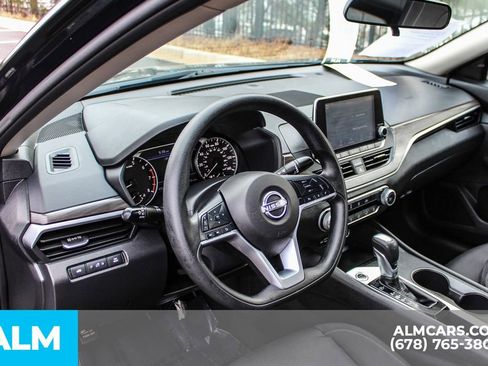 Used 2025 Nissan Altima 2.5 SV image 31