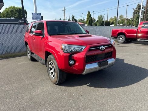 Used 2020 Toyota 4Runner TRD Off-Road Premium w/ Moonroof Package AWD/4WD image 2