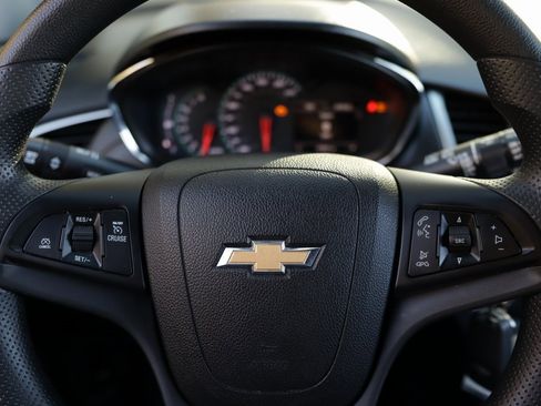 Used 2017 Chevrolet Trax LT image 10