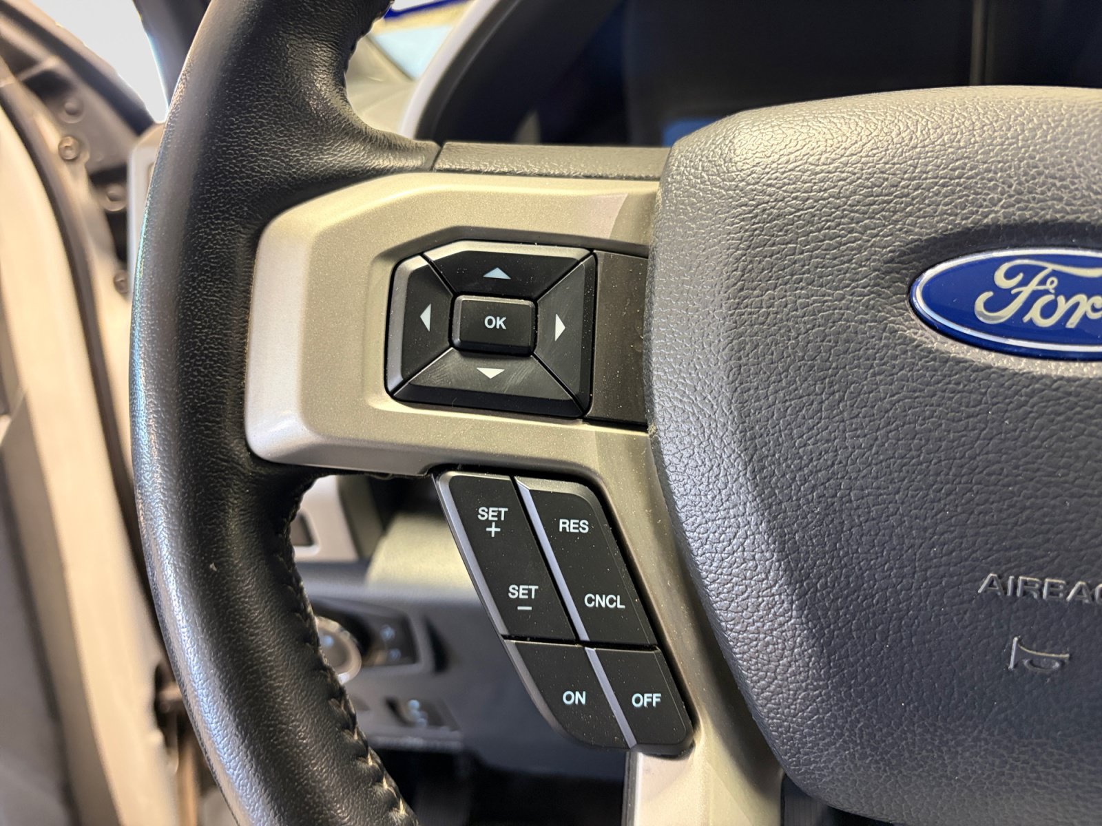 Used 2022 Ford F250 Lariat w/ Lariat Ultimate Package AWD/4WD image 19