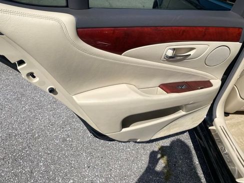 Used 2010 Lexus LS 460 AWD image 20