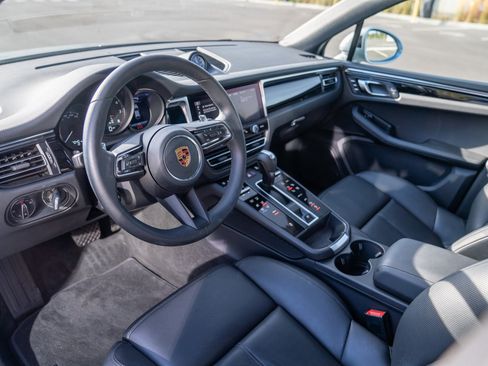Certified 2026 Porsche Macan AWD/4WD image 4