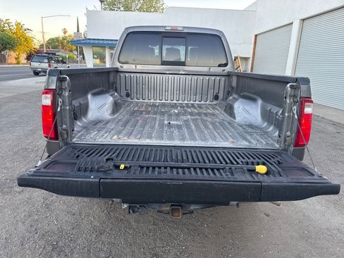 Used 2012 Ford F250 Lariat w/ Lariat Interior Pkg AWD/4WD image 23